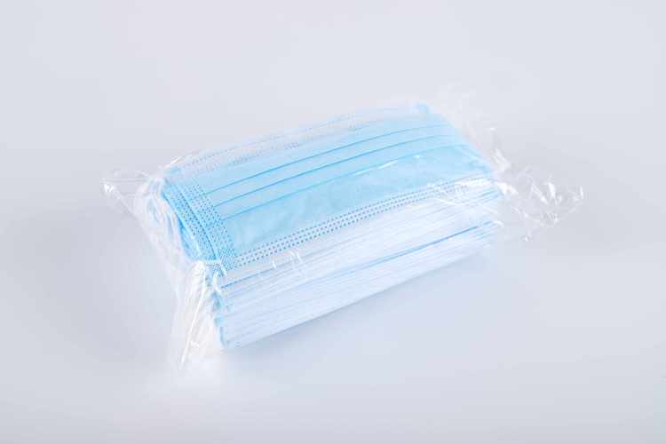 一次性無紡布三層口罩 日常防護(hù)的可靠選擇